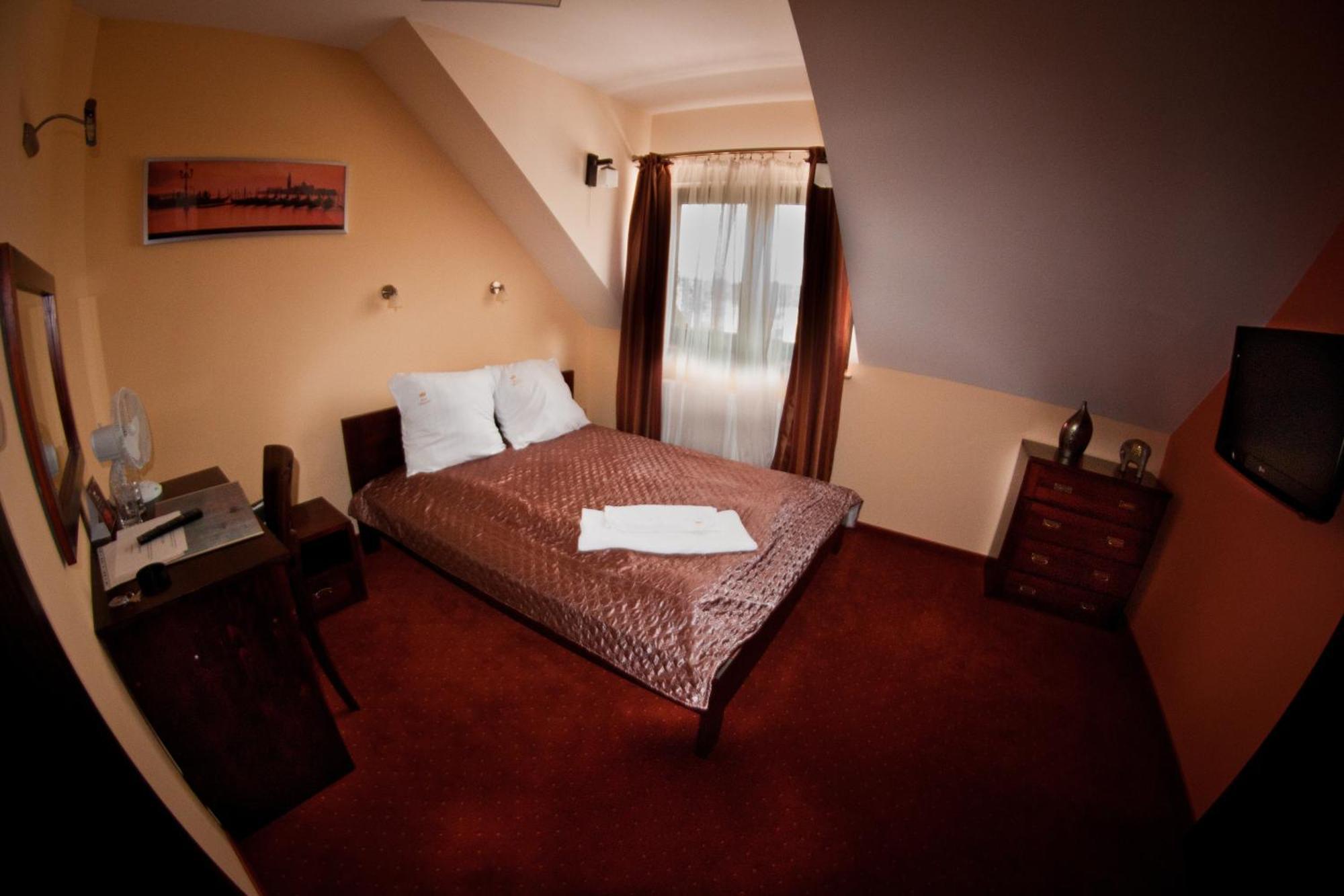 Dwa Bratanki Hotel Rzeszow Luaran gambar