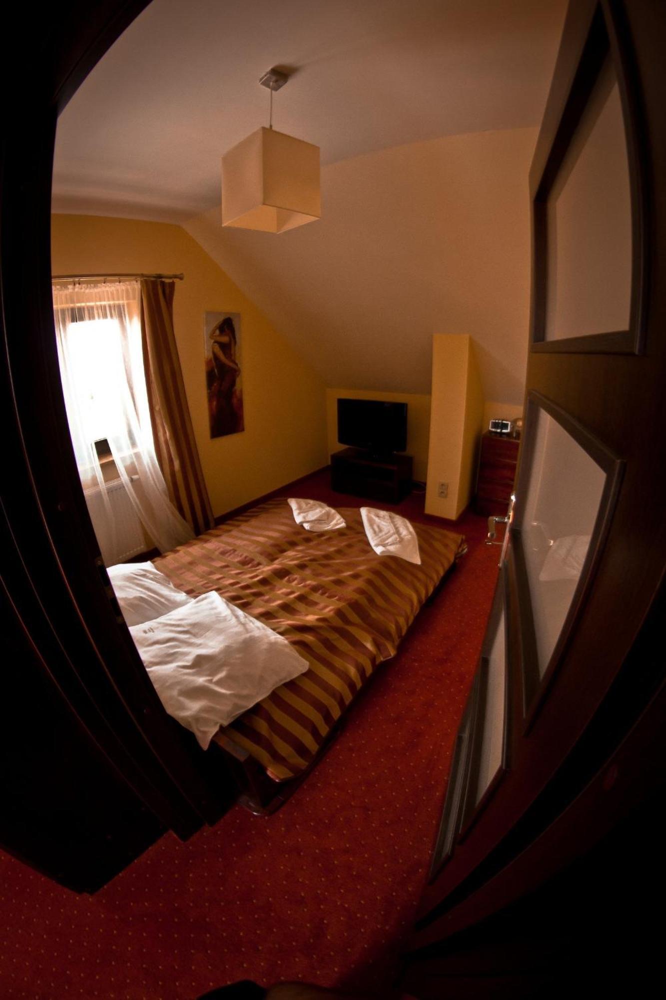 Dwa Bratanki Hotel Rzeszow Luaran gambar