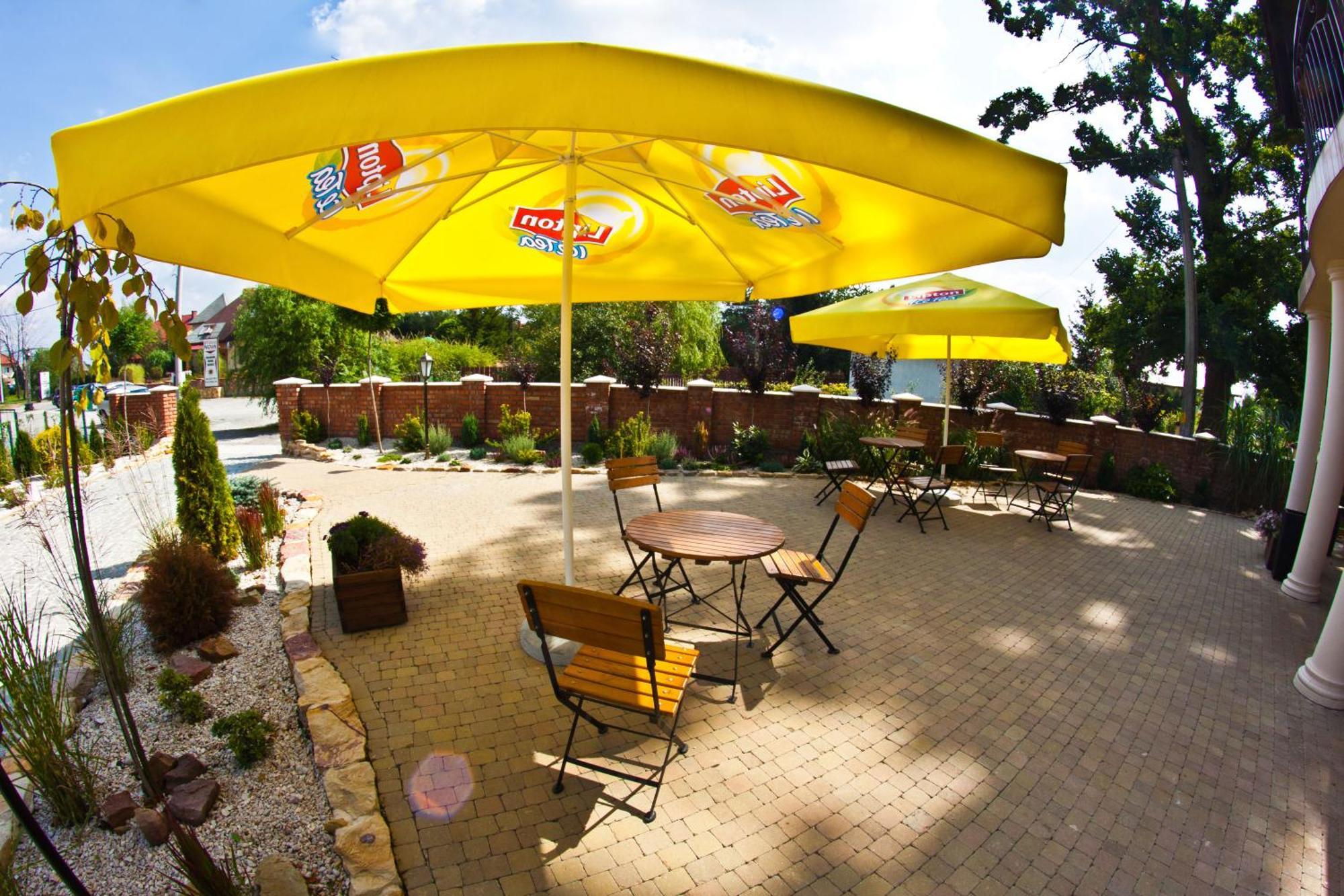Dwa Bratanki Hotel Rzeszow Luaran gambar