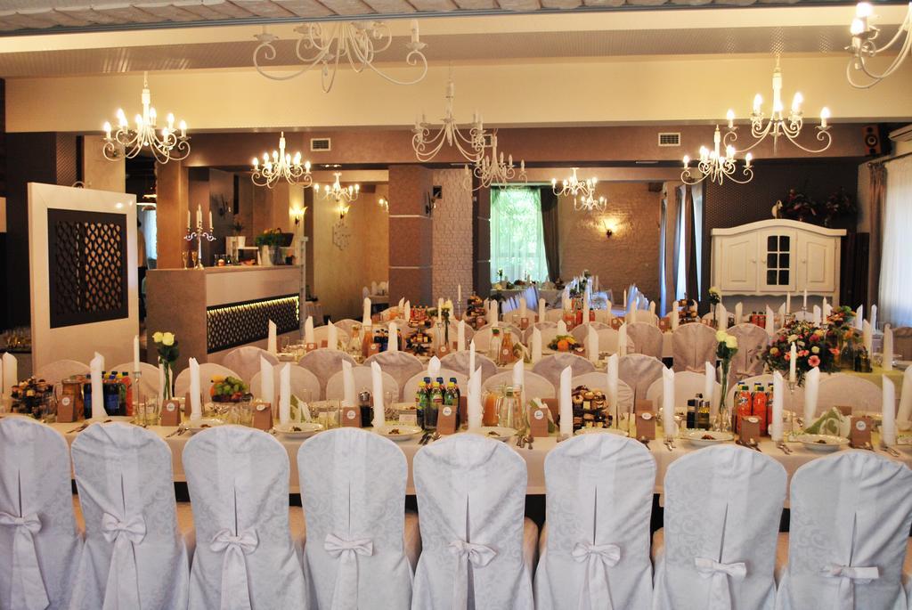 Dwa Bratanki Hotel Rzeszow Luaran gambar