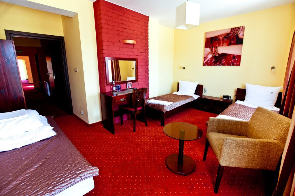 Dwa Bratanki Hotel Rzeszow Luaran gambar