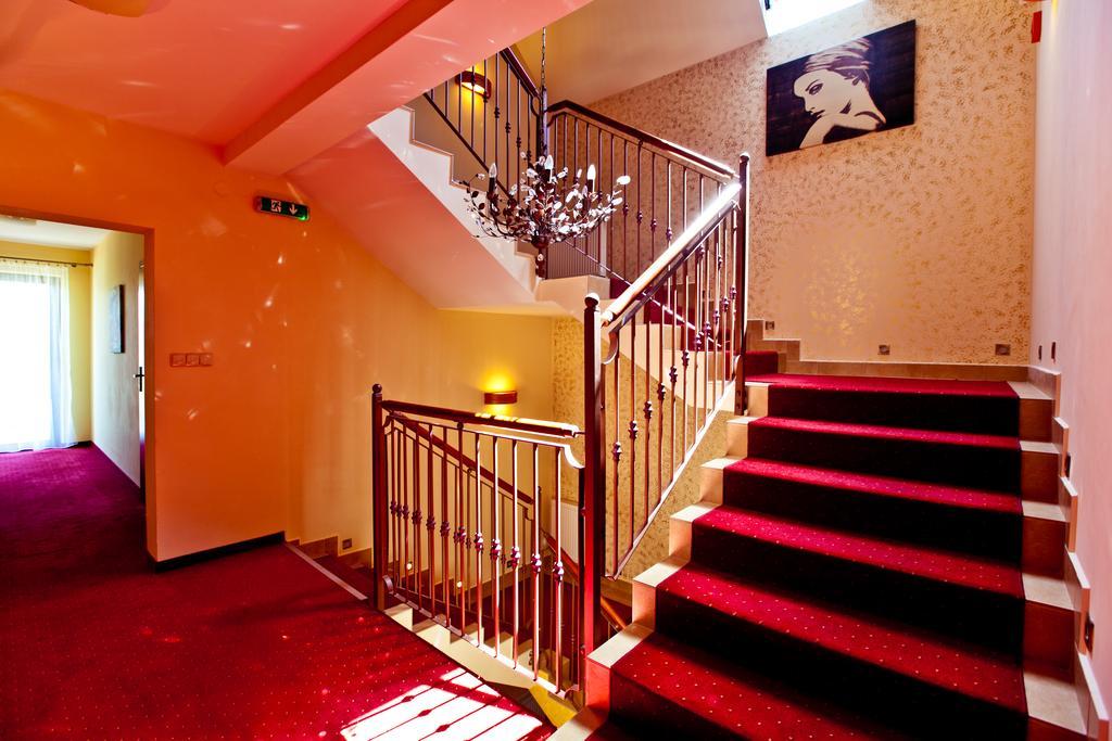 Dwa Bratanki Hotel Rzeszow Luaran gambar